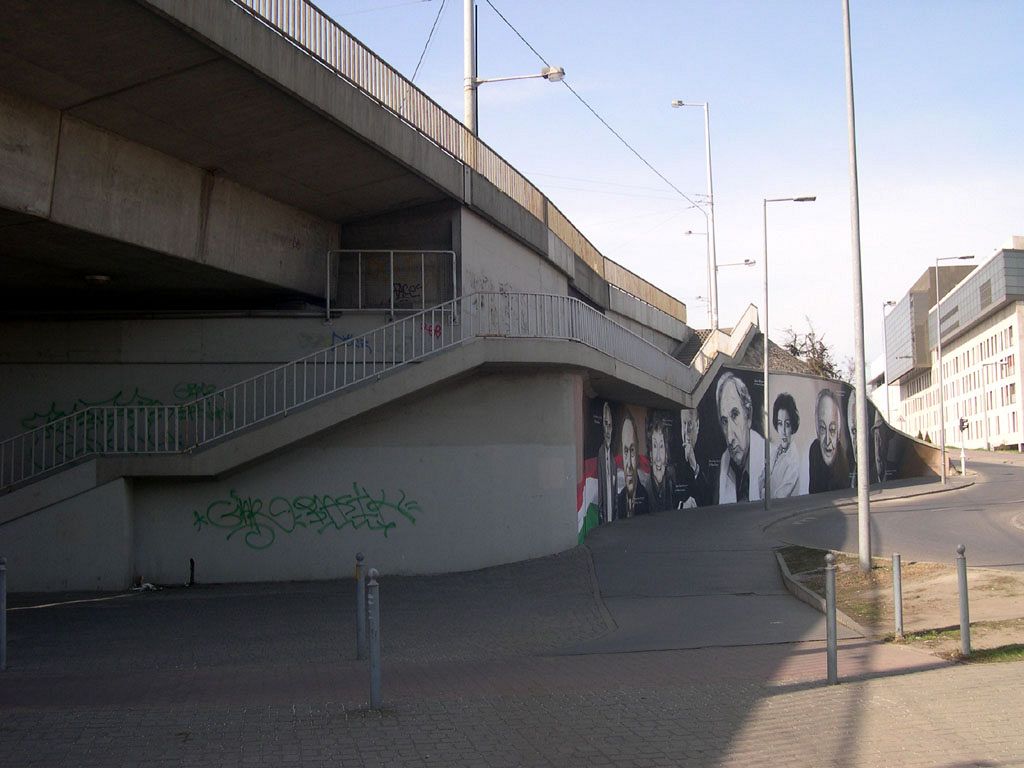 Megmondjuk, hol pisilj a Rákóczi híd pesti oldalán