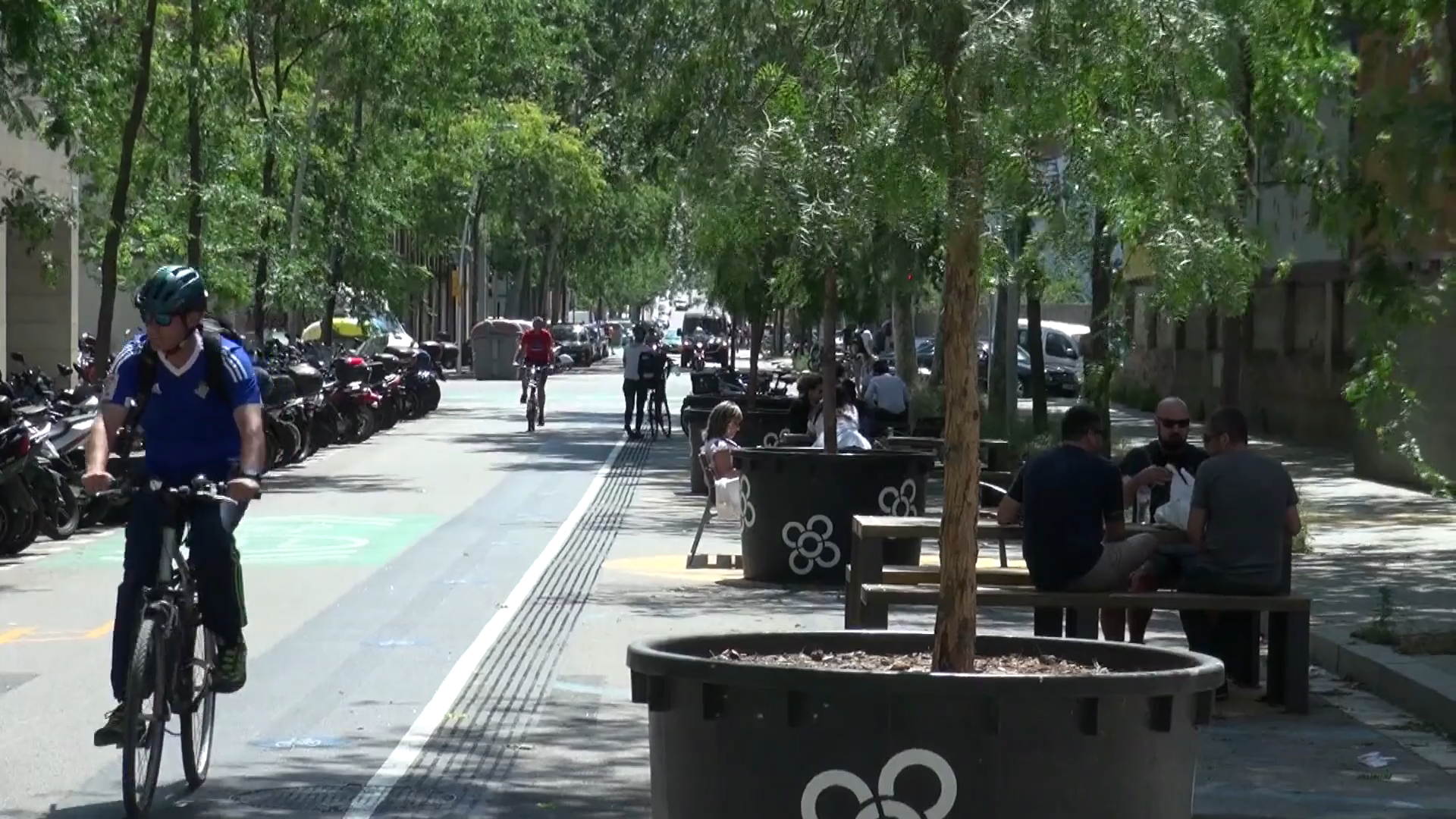 Újabb 21 belvárosi utcát alakítanak át Barcelonában, a járókelők érdekeit helyezik előtérbe az autók helyett