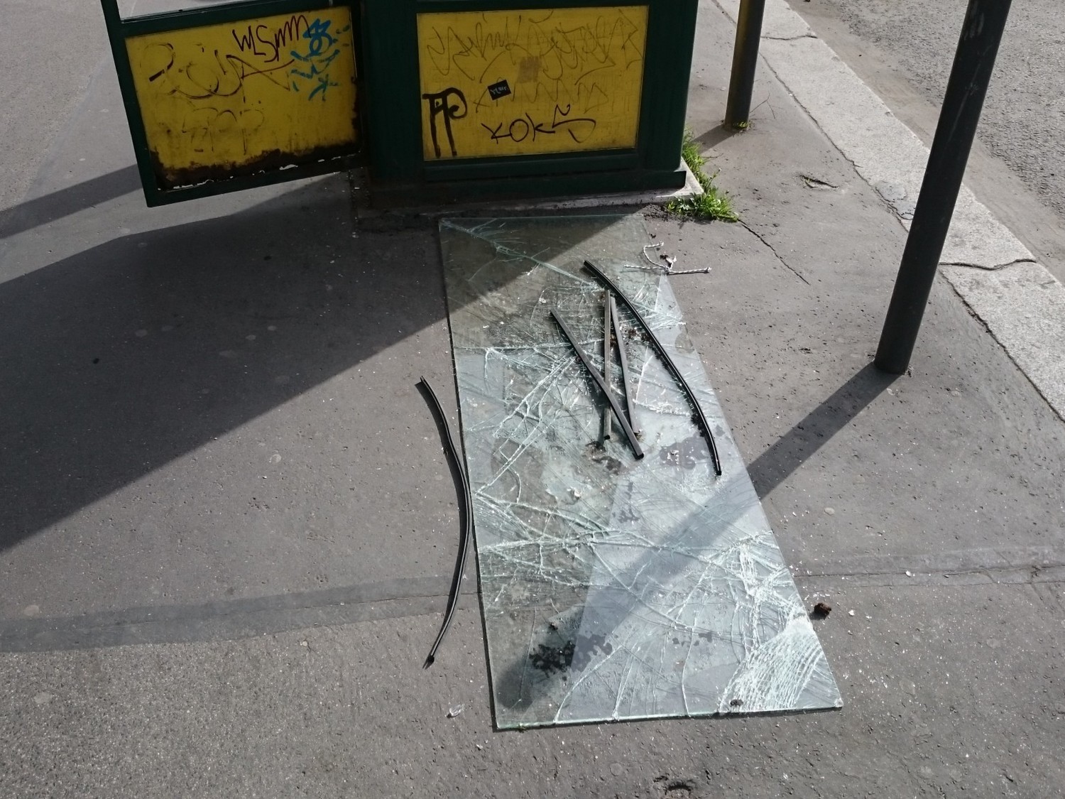 Erzsébet tér – jarokelo.hu/10349 Fotó: Járókelő dani