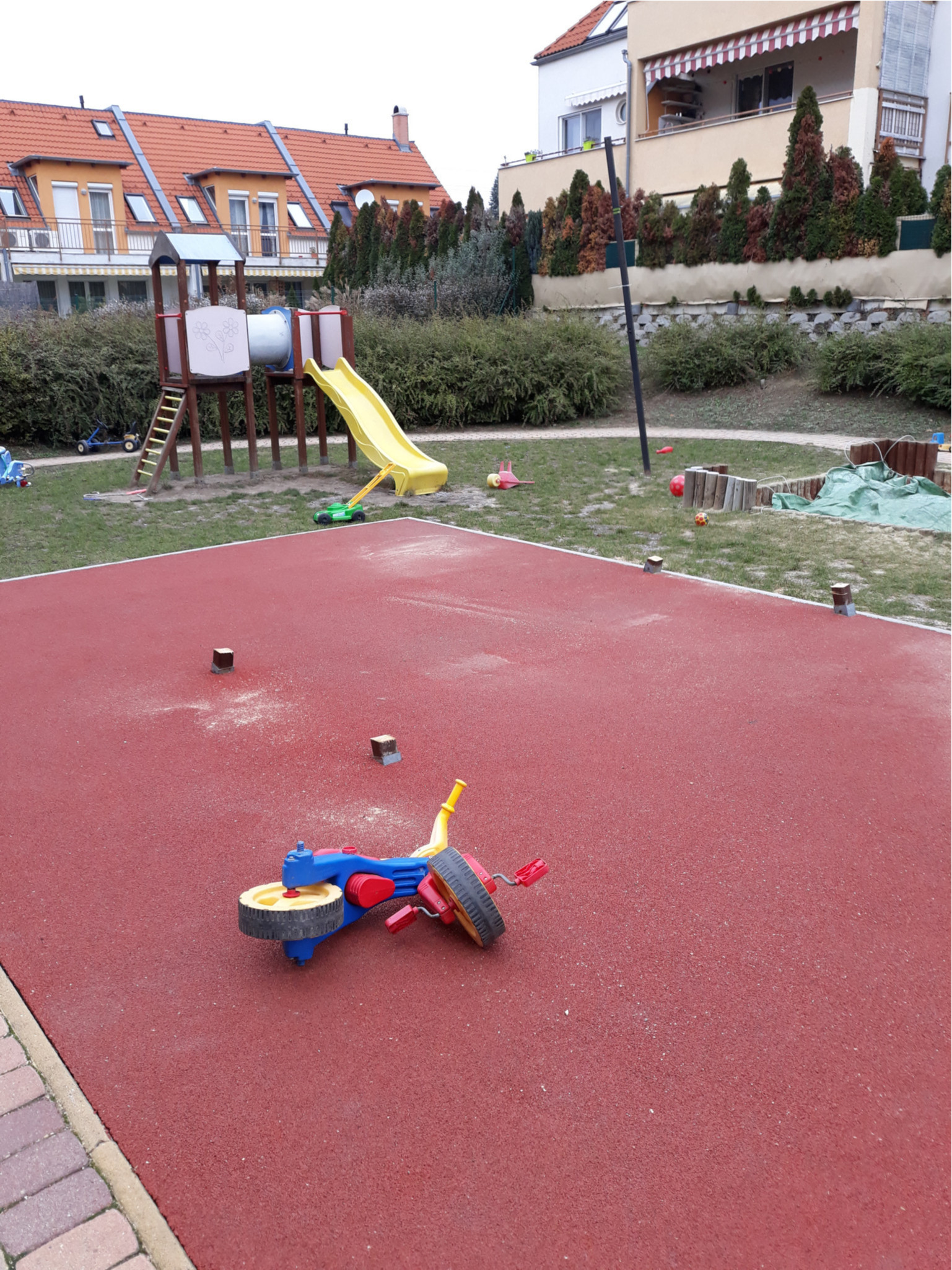 ‘van mit látni és csinálni‘ 