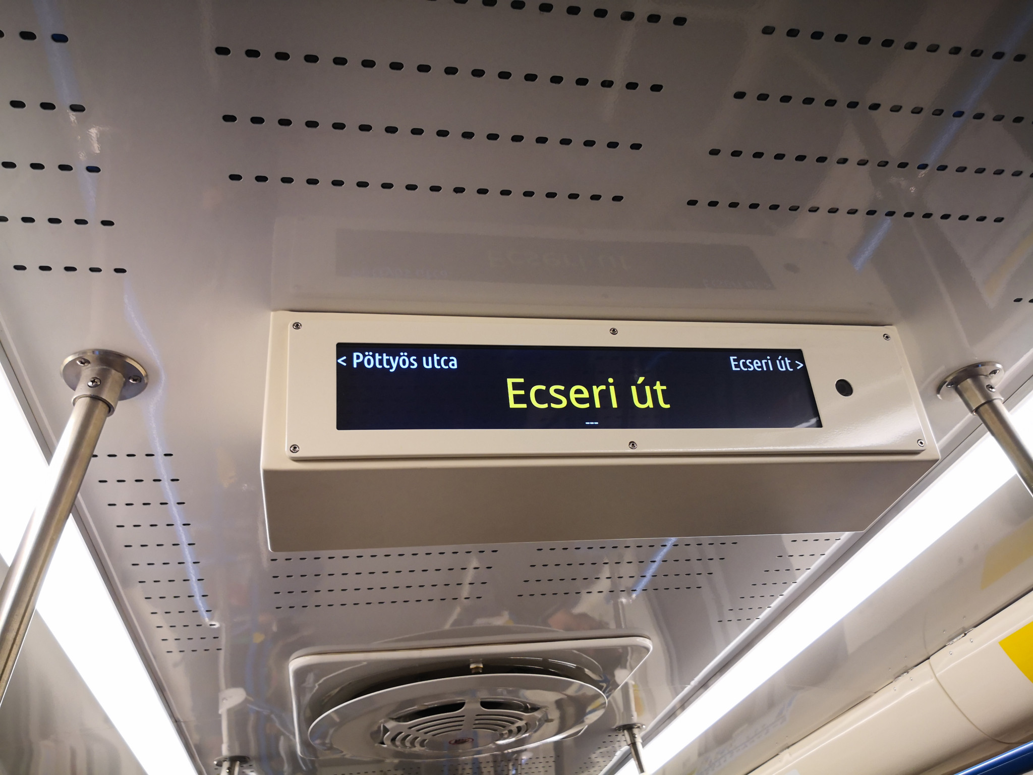 Az Ecseri út az Ecseri út az Ecseri út. 