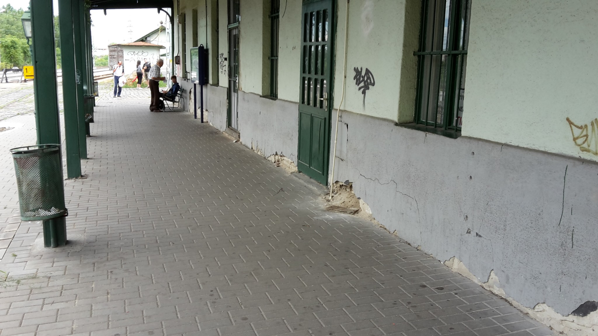 a pesterzsébeti HÉV megállóban is megoldódott az ülőhelyek hiánya 