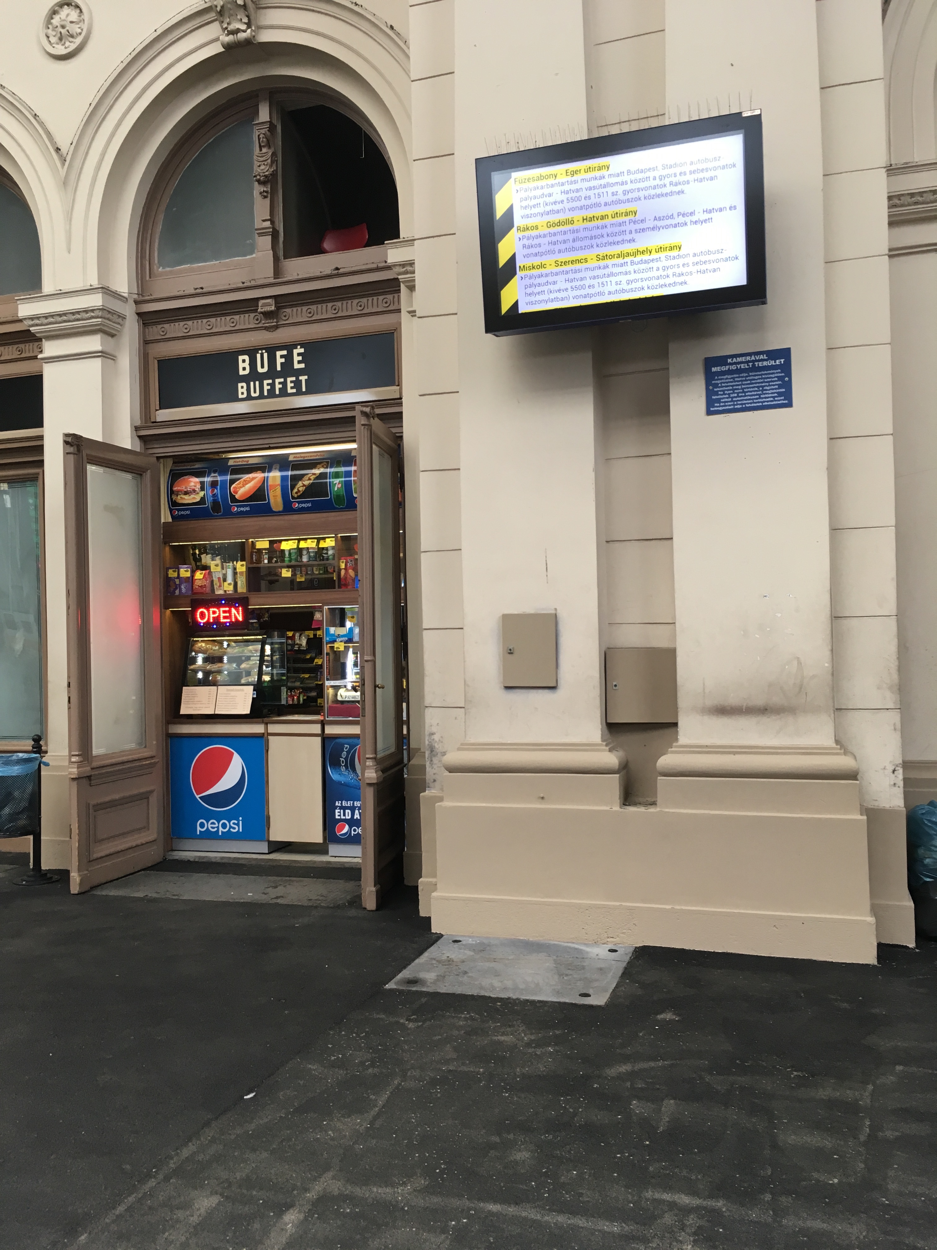 Néhány büfé megmaradt.