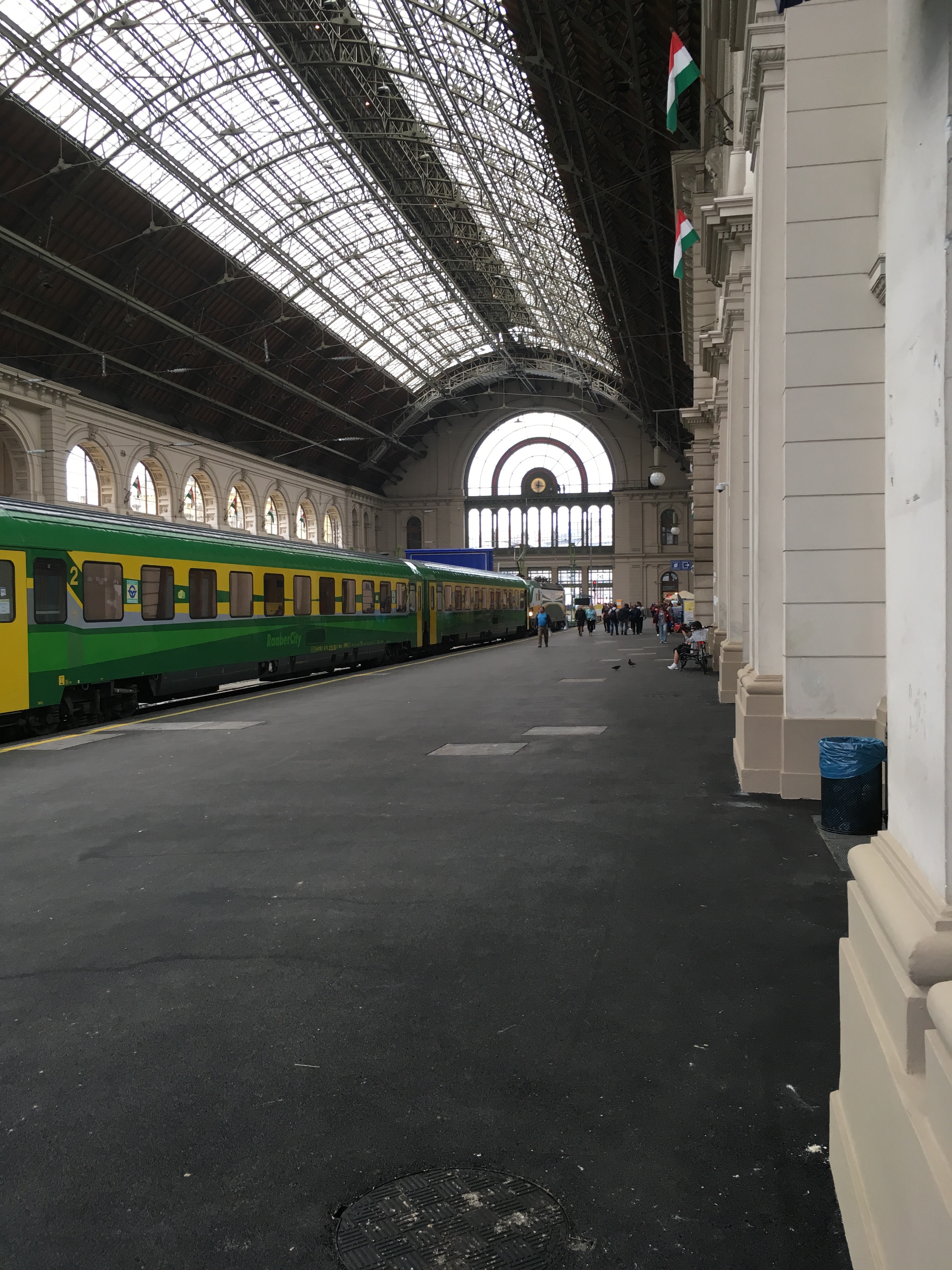 Tisztaság, rendezettség, letisztultság. 