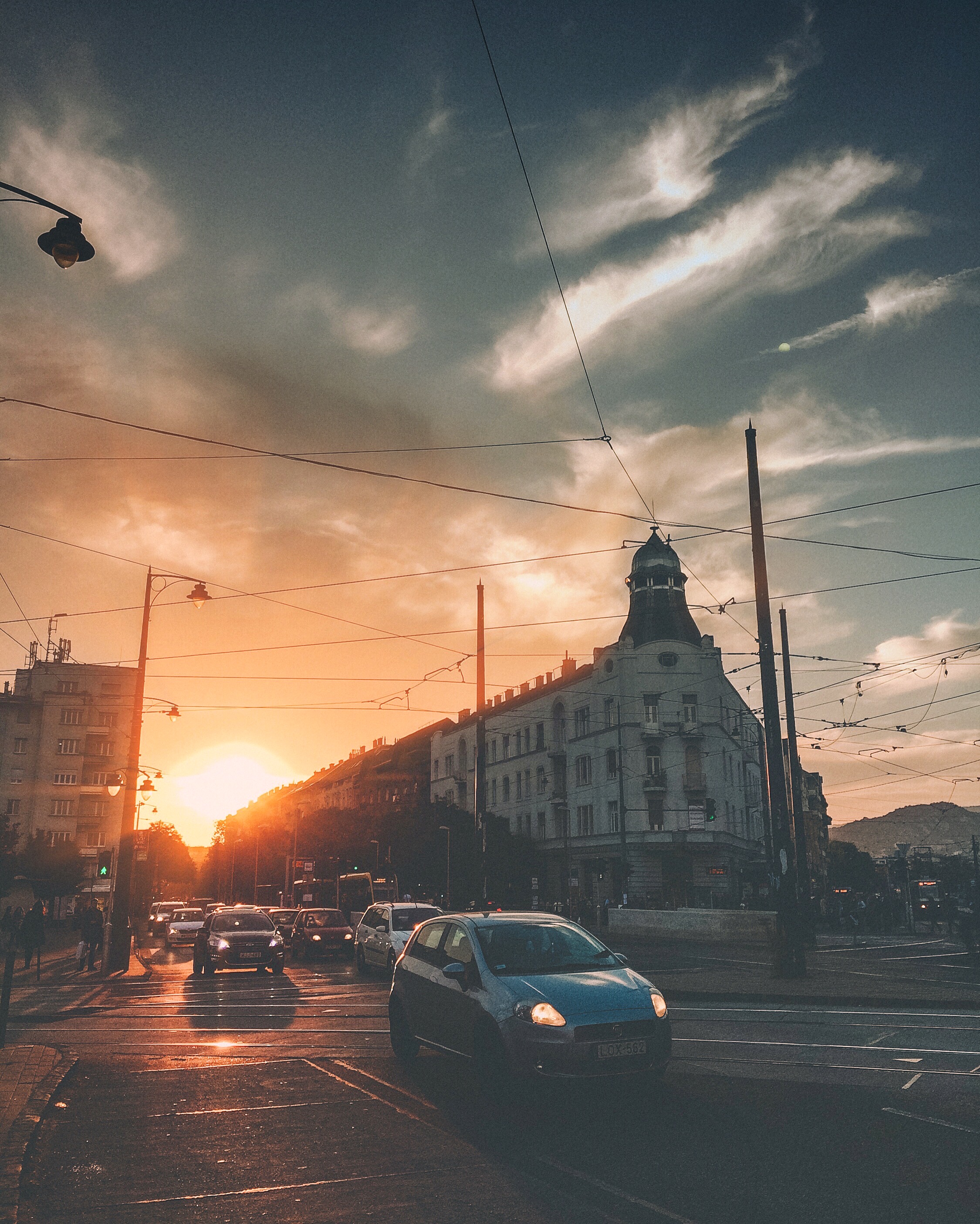 Móricz Gold: Nyár végén csodásak az arany órák, így szintén munka után, hazafelé menet a Móriczon lőttem ezt a kis hangulatos képet. 