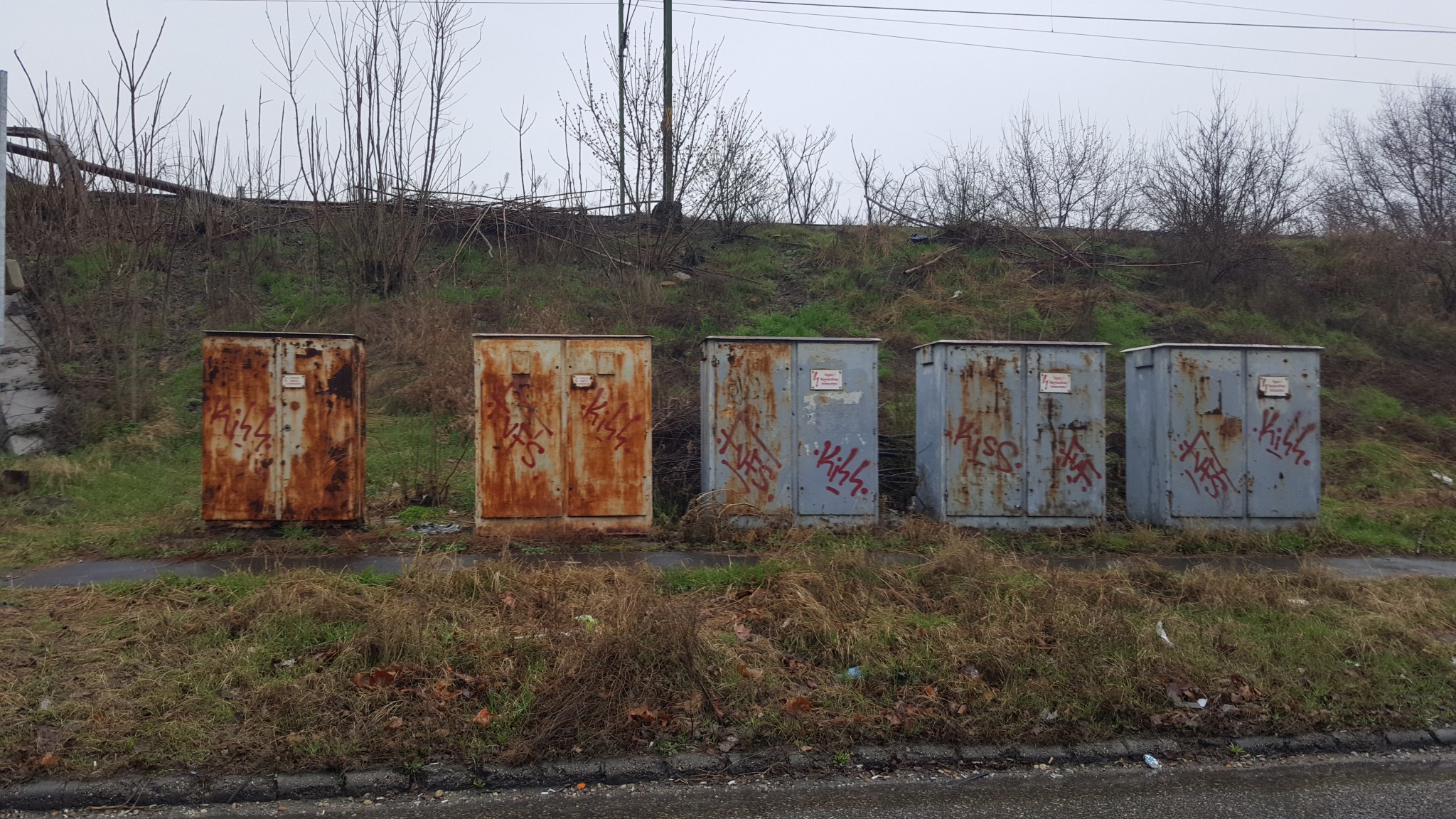 Rozsdás elektromos dobozok, 2017. március 19. jarokelo.hu/18960 (Fotó: Somodi-Nagy Szabolcs)