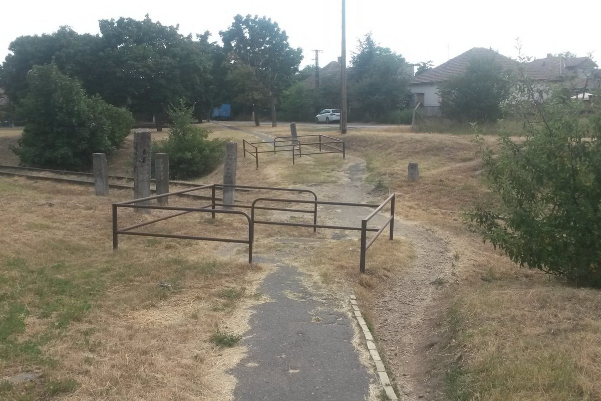 Kitaposott vasúti átjáró Pestszentlőrincen, 2016, július 9. jarokelo.hu/13131 (Fotó: Lukács Máté)